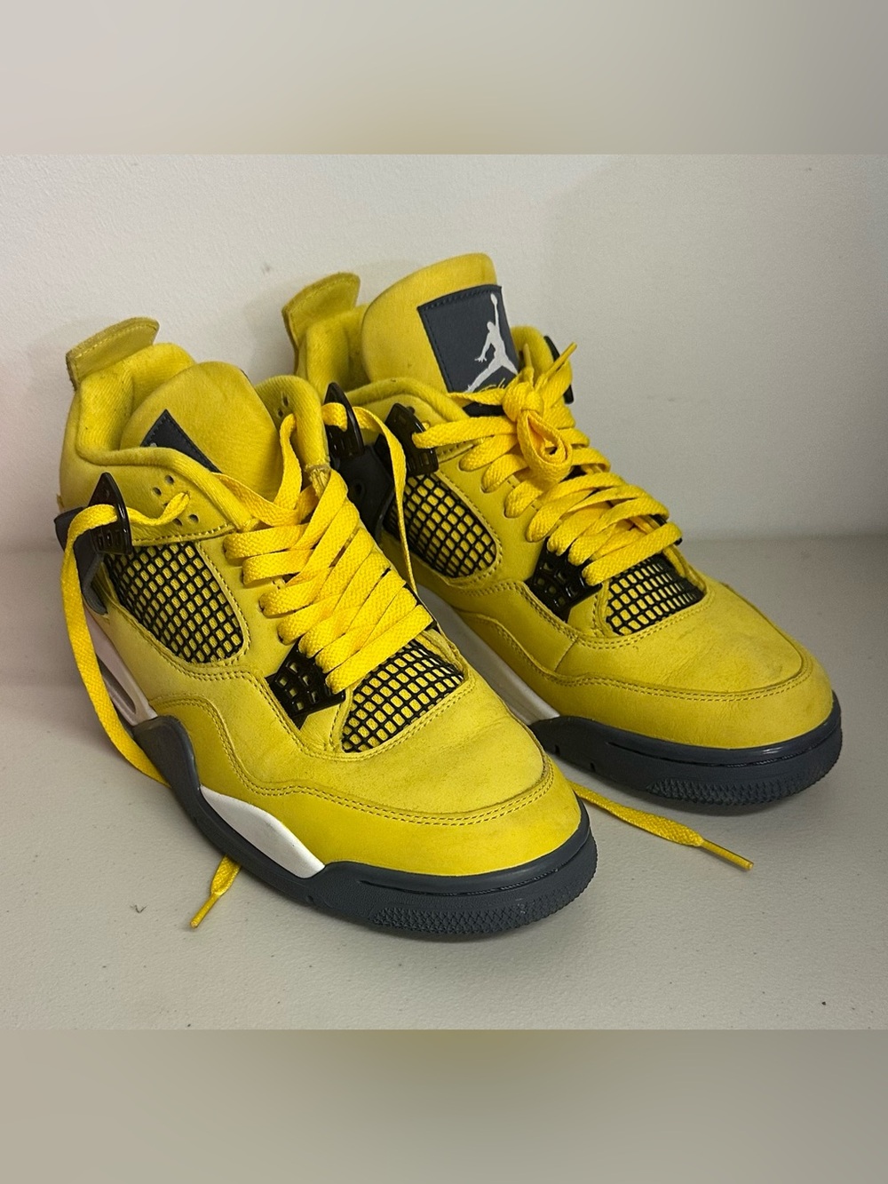 Jordan Yellow and Black Retro Sneaker Interior Detail